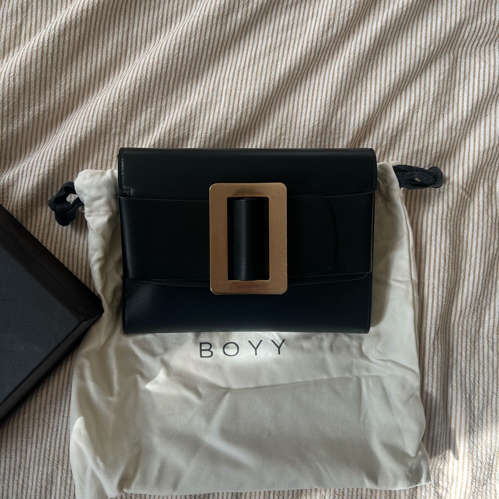 BOYY wallet on chain, buckle